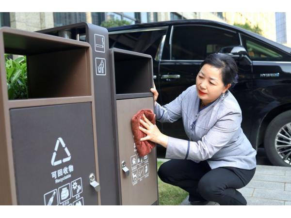 日常保潔外包的五大優(yōu)勢，為何越來越多的企業(yè)選擇外包保潔？